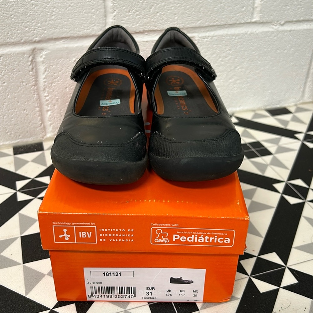 Girls uniform slip on Mary Jane shoes